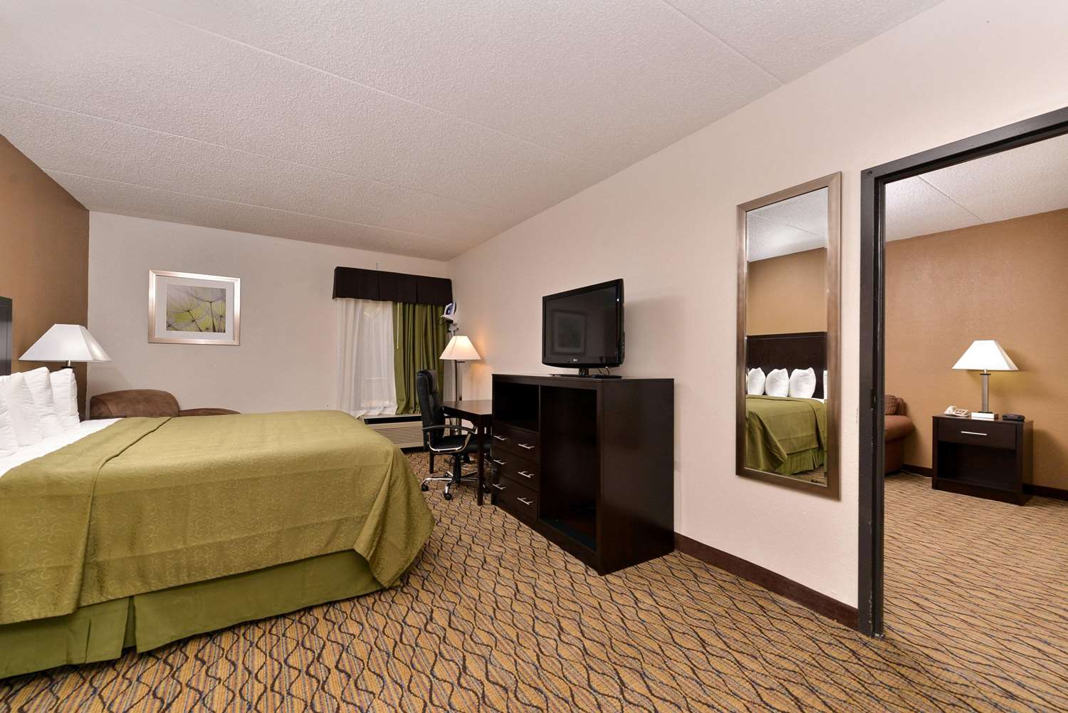 Quality Inn & Suites Matteson near I-57 10/30