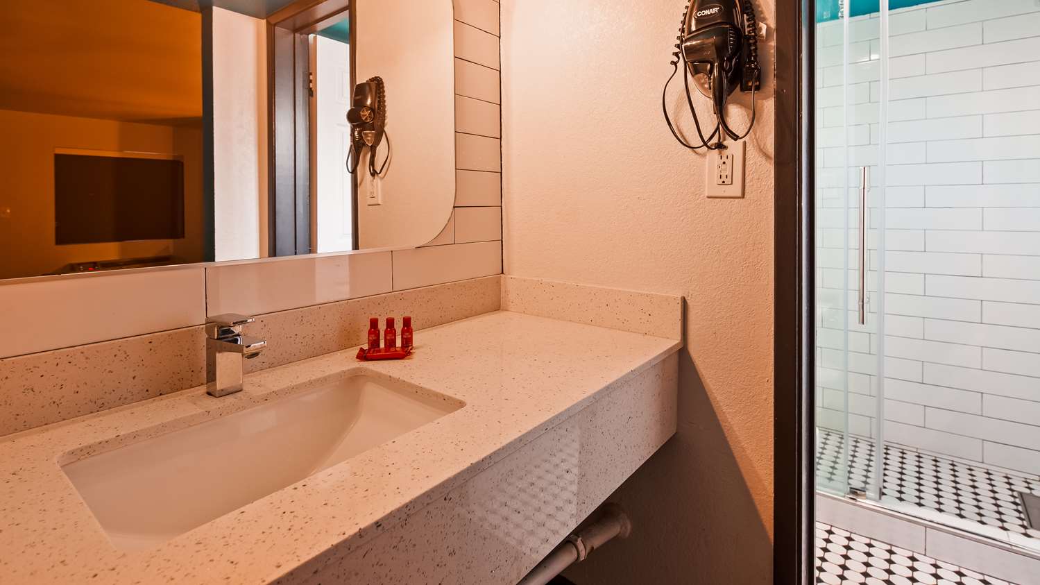 Fifth Ave Hotel image