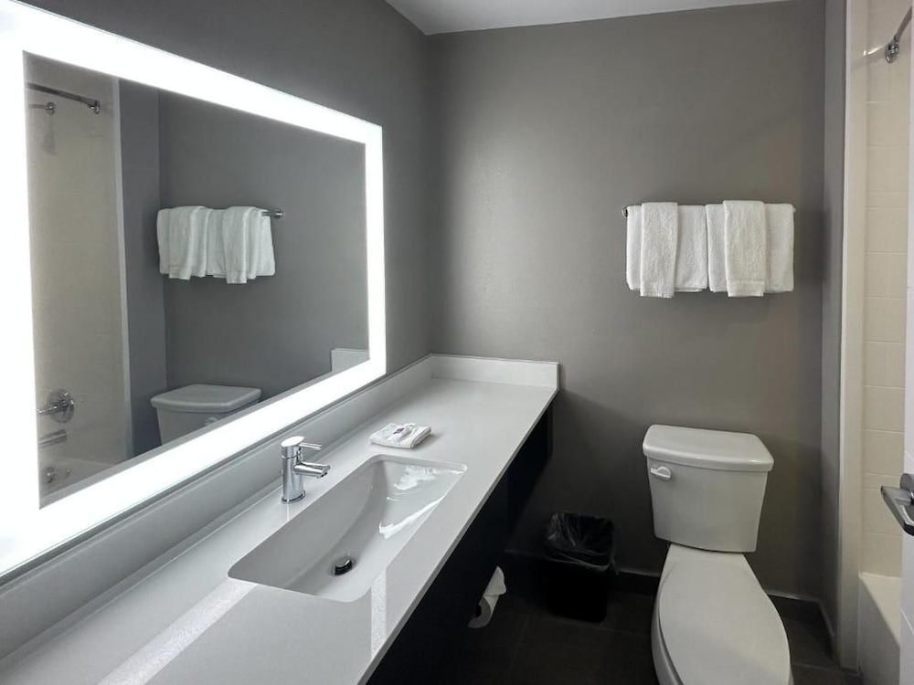 Motel6 Dallas, TX - Methodist Charlton Medical Ctr. 49/50