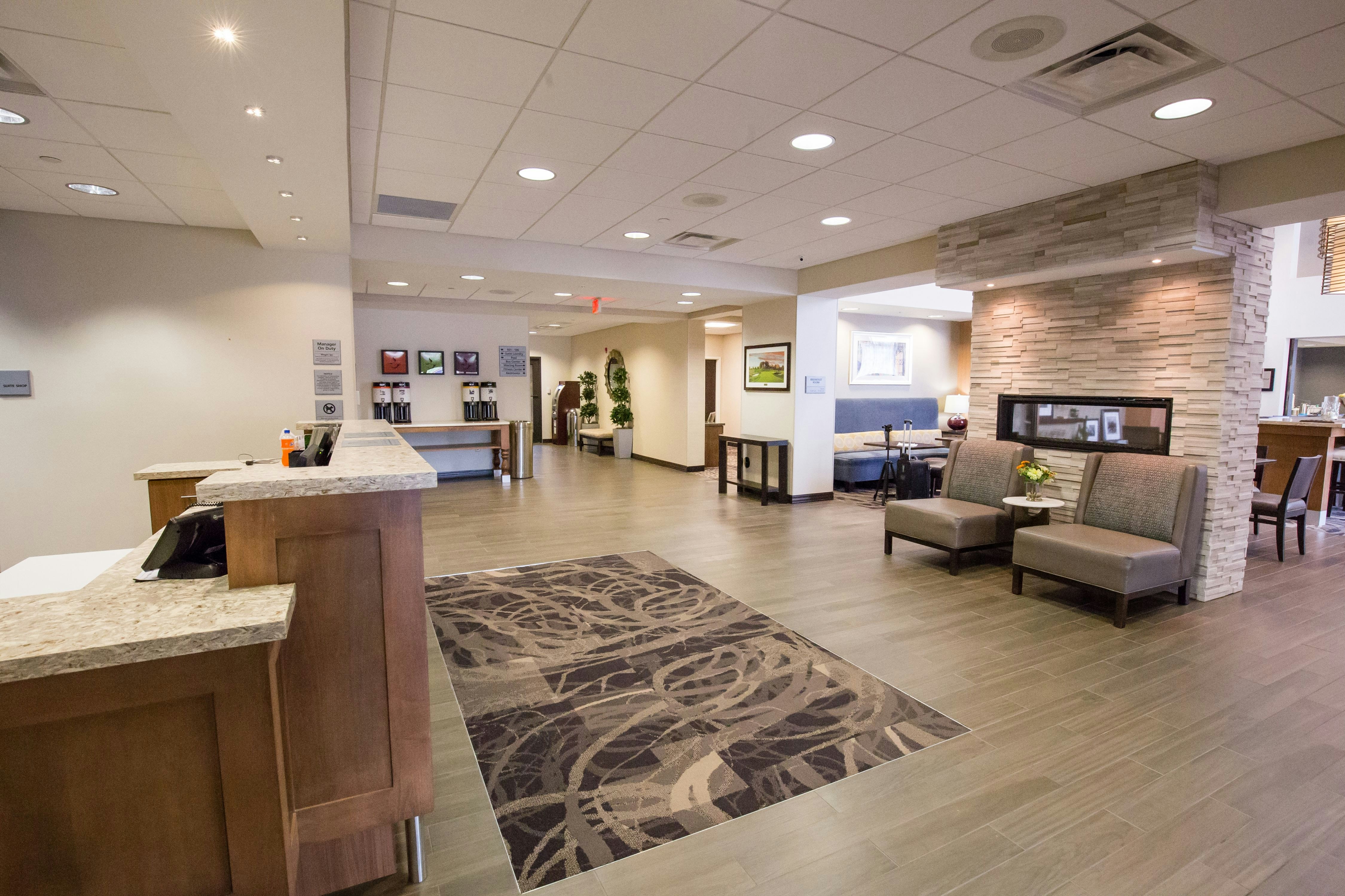 Hampton Inn Suites Pittsburgh Harmarville 12/50