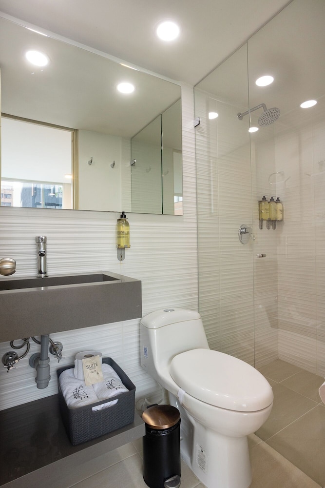 Suite Comfort Hotel 63/65