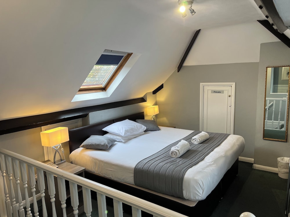 The Corner House Hotel Guest House 22/45