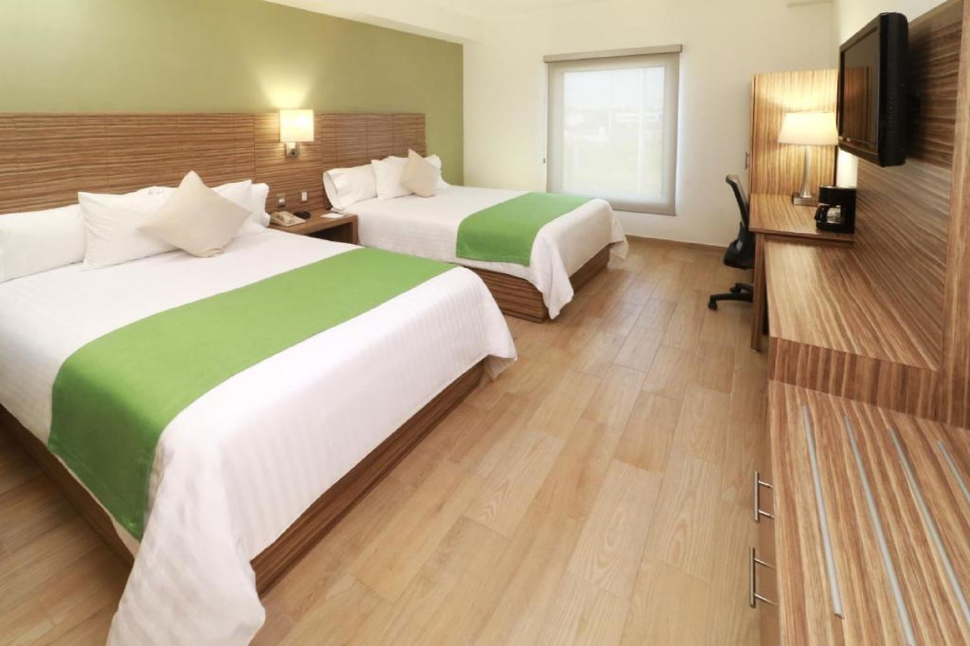 ROOM, 2 DOUBLE BEDS
