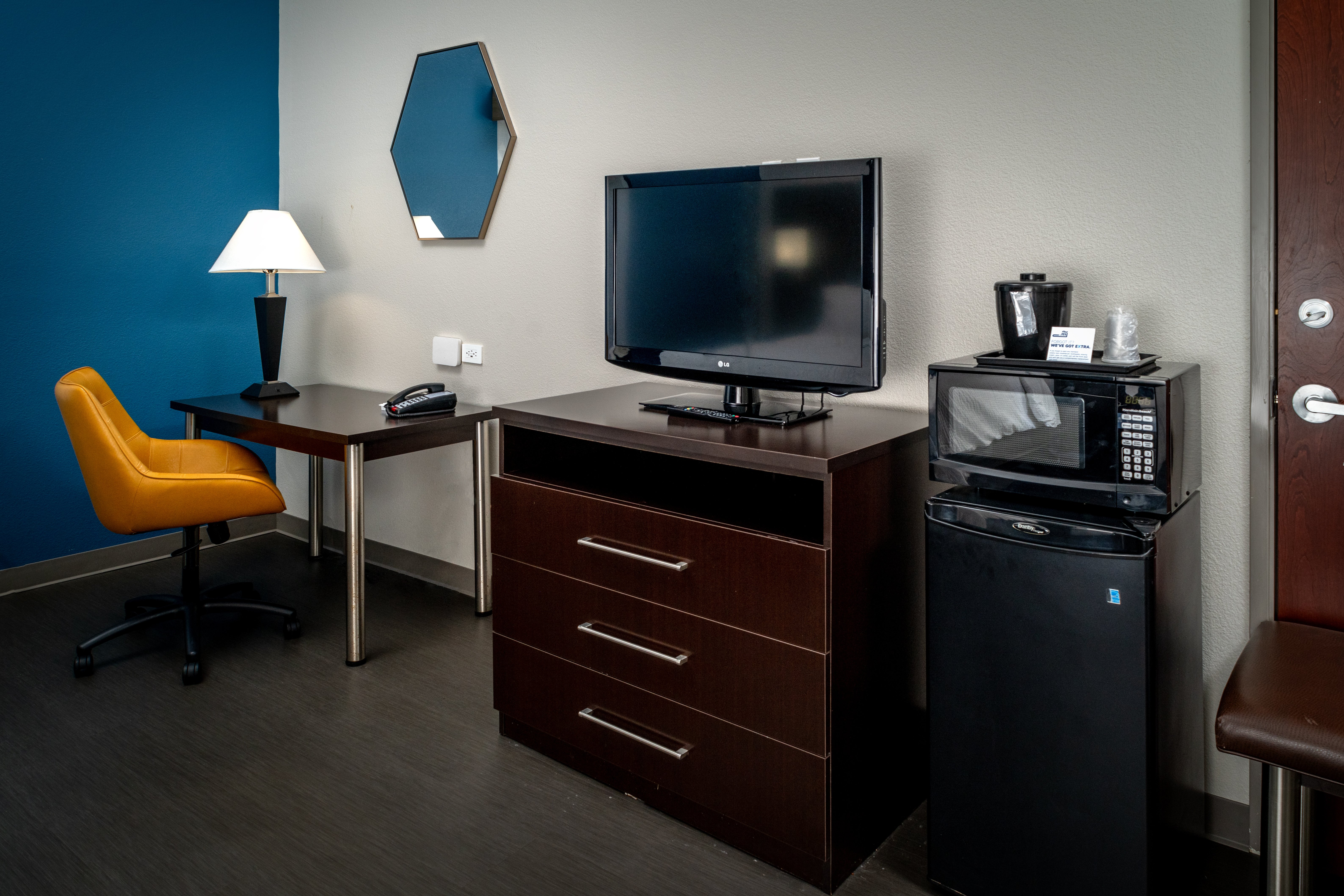 Holiday Inn Express Hotel & Suites Cross Lanes 68/75