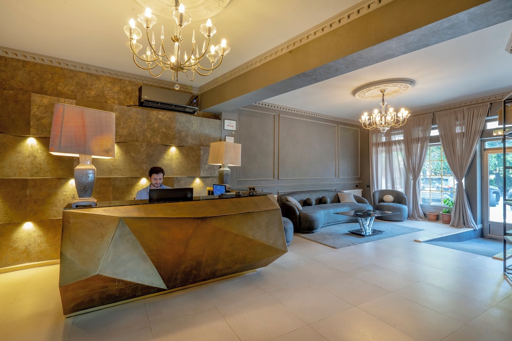 Hotel Piazza 5/50