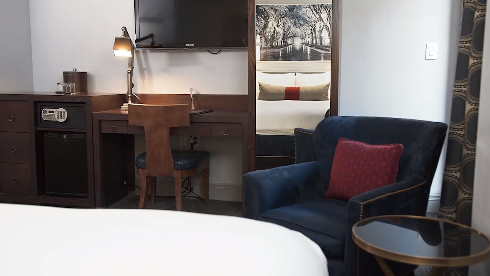 Hotel AKA Nomad 49/66