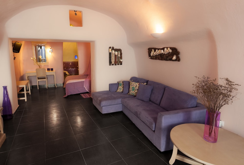 Aroma Suites 38/65