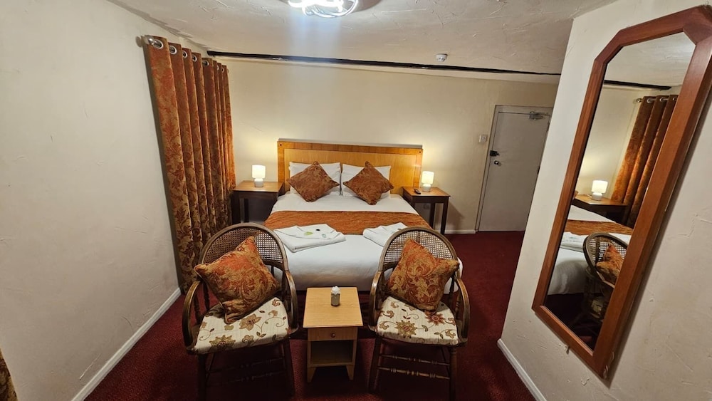 The Rose and Crown Hotel 11/53