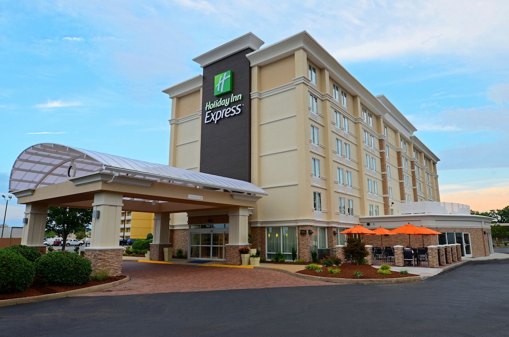 Holiday Inn Express Hampton Coliseum Central 1/80