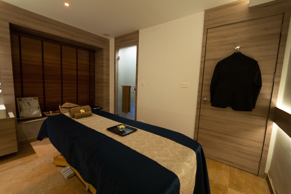 Hycinth Hotels 20/41