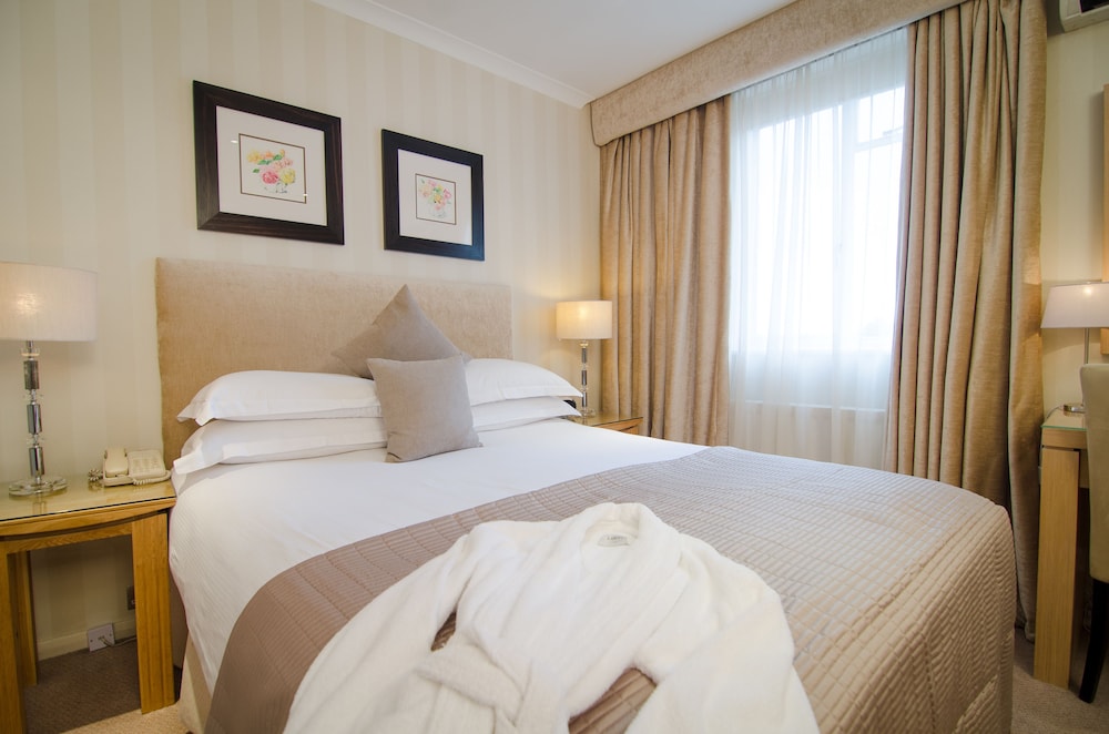 The Beaufort Knightsbridge 15/41