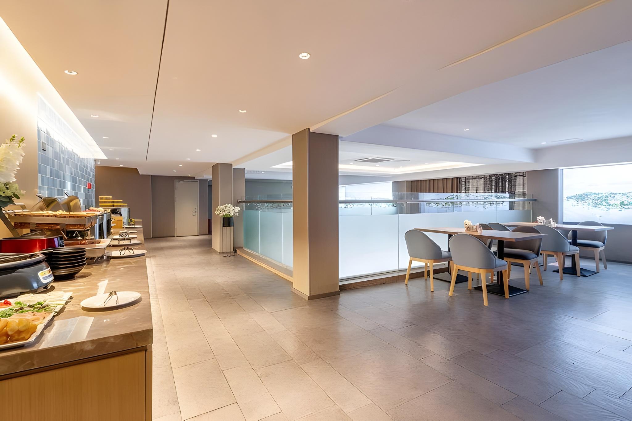 Home Inn Neo (Xiamen Railway Station Wenzao) 13/36