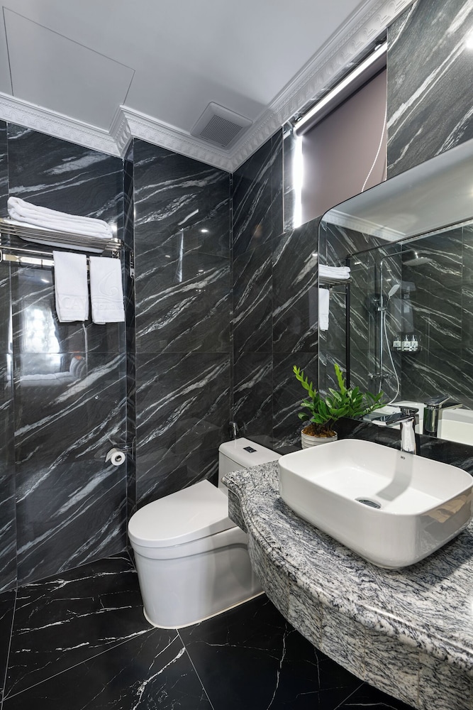 Avani Central Hotel Hanoi 24/28
