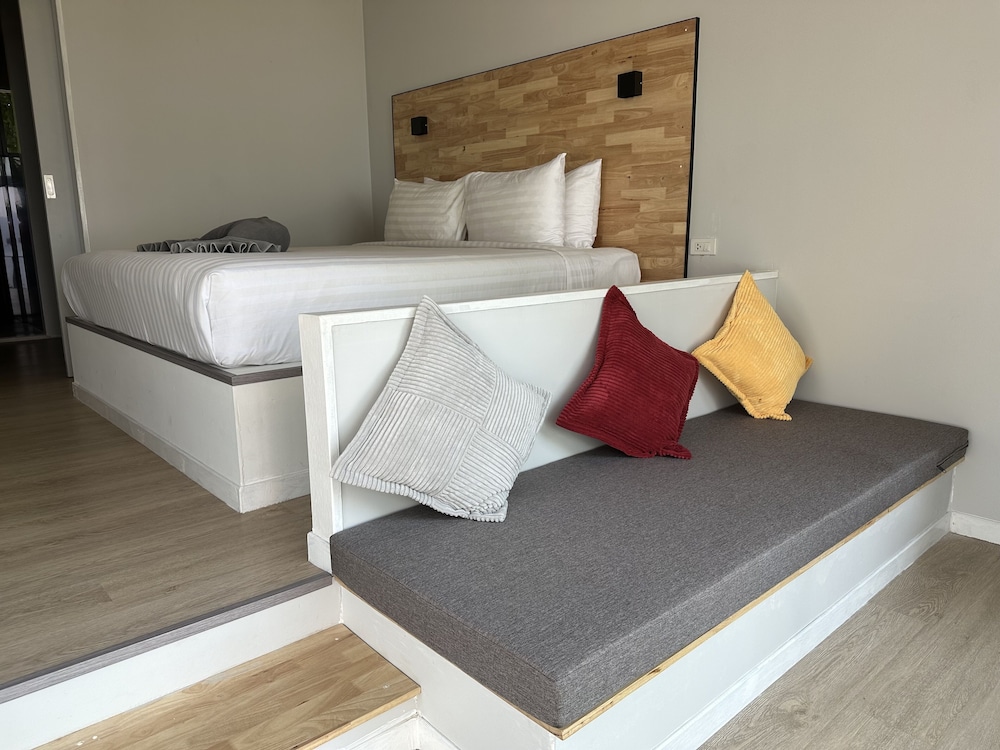 Hip Seaview Resort At Phi Phi 16/50