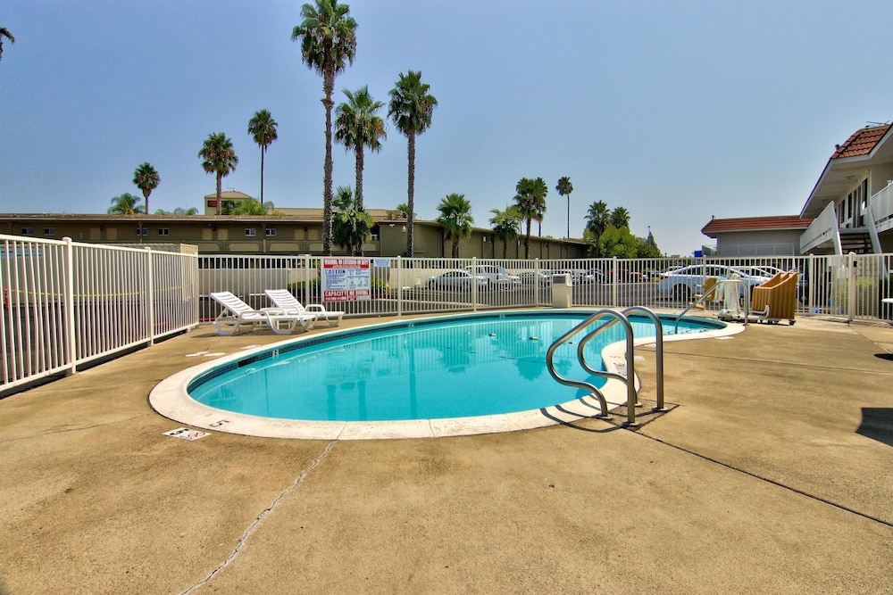 Motel6 West Sacramento, CA 46/60