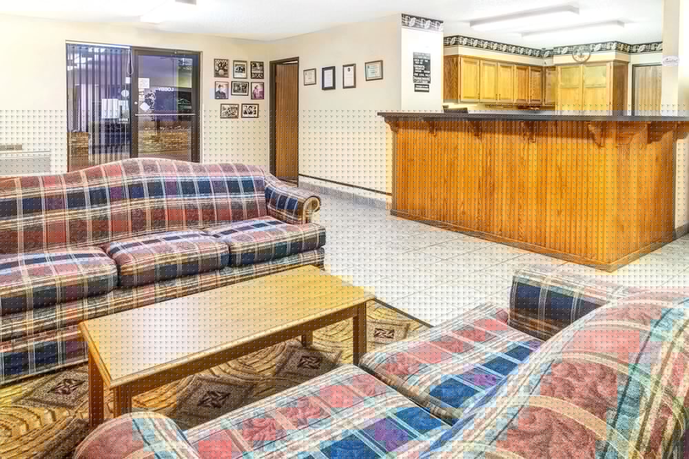 Super 8 by Wyndham Mt. Vernon OH 3/31