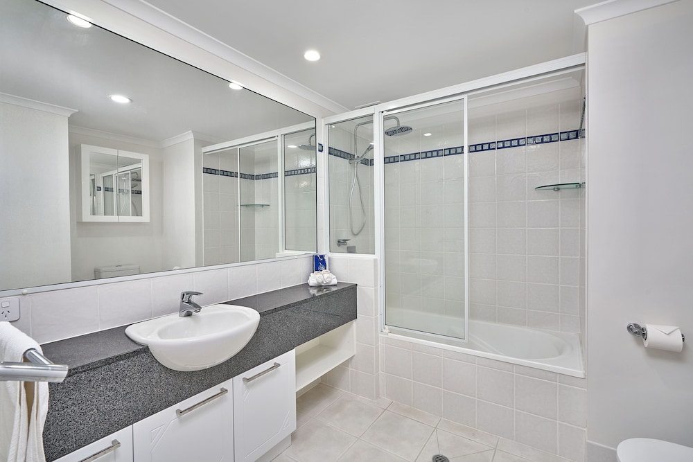 NORTH COVE WATERFRONT SUITES 20/58