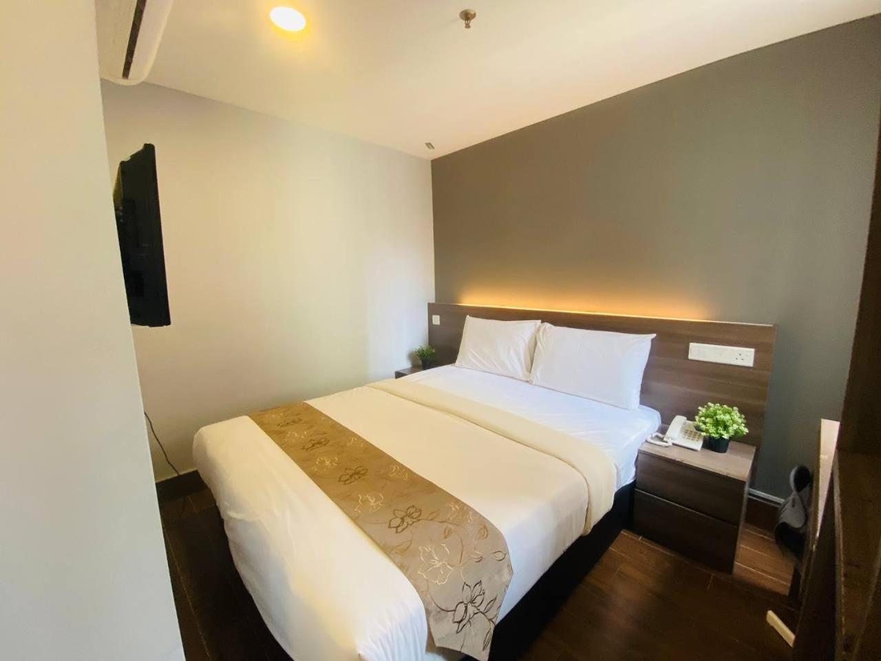 Deluxe, Queen Bed