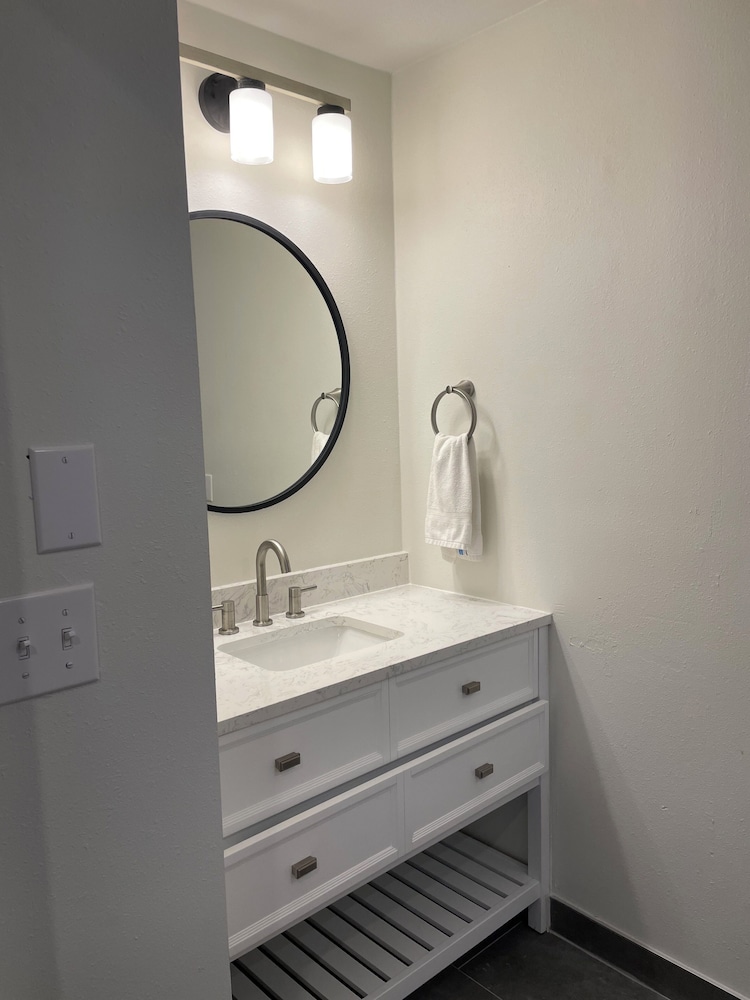 Ramada by Wyndham Studio Suites Dothan 33/35
