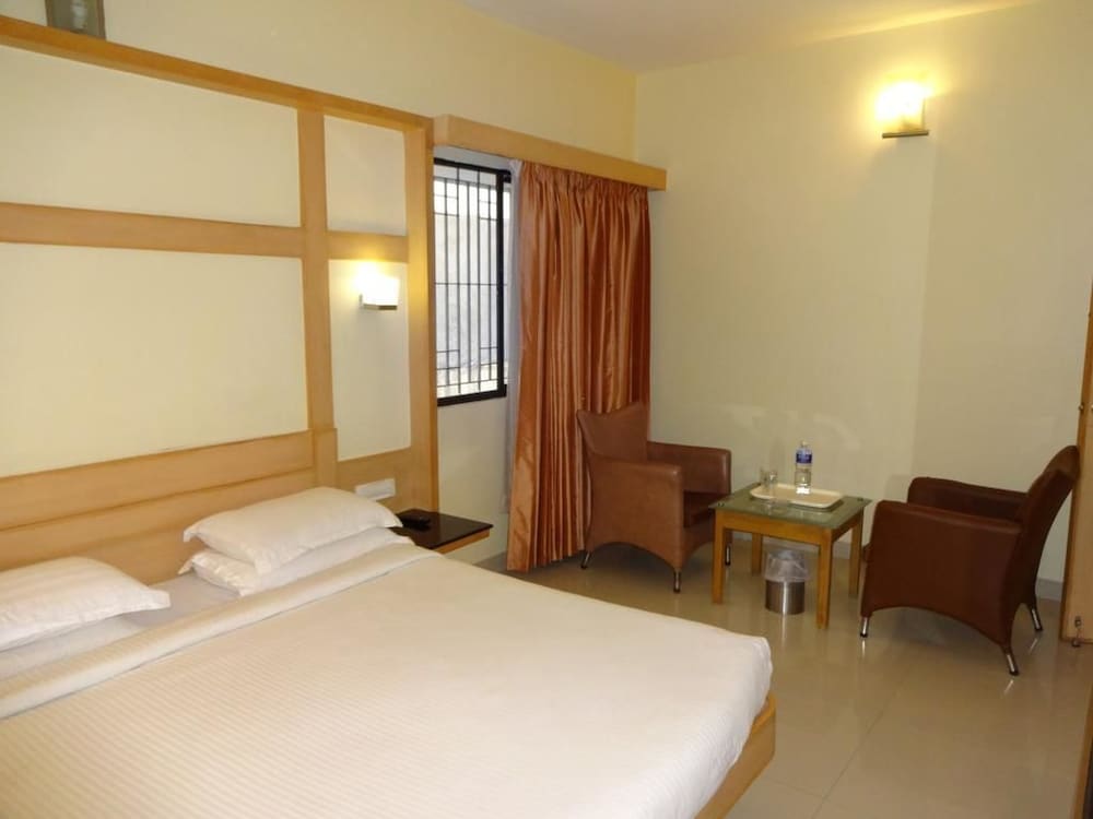 EXECUTIVE, TWIN BEDS, ACCESSIBLE