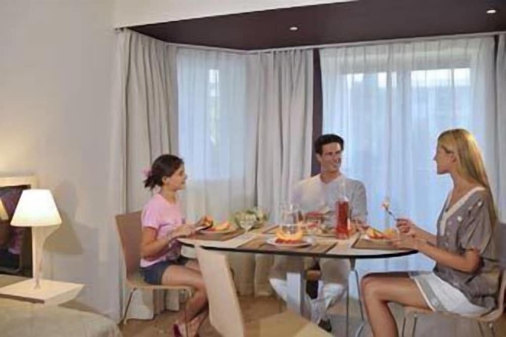 Residence Resideal Premium Cannes 23/42