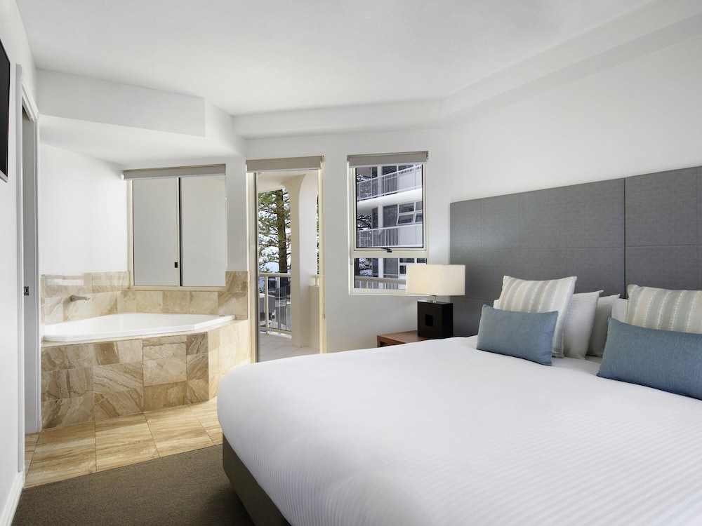 3 BEDROOMS, APARTMENT