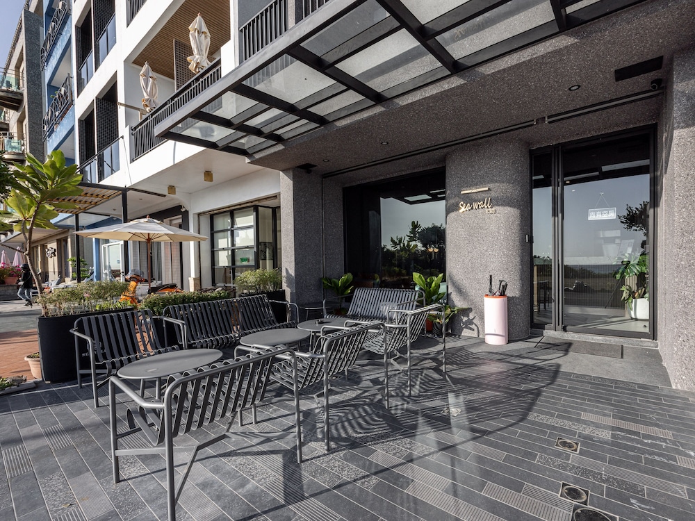Seawall Inn 4/50