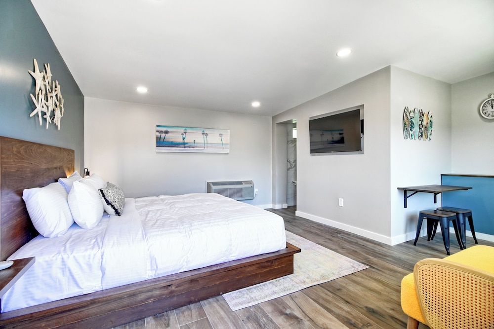Deluxe, King Bed