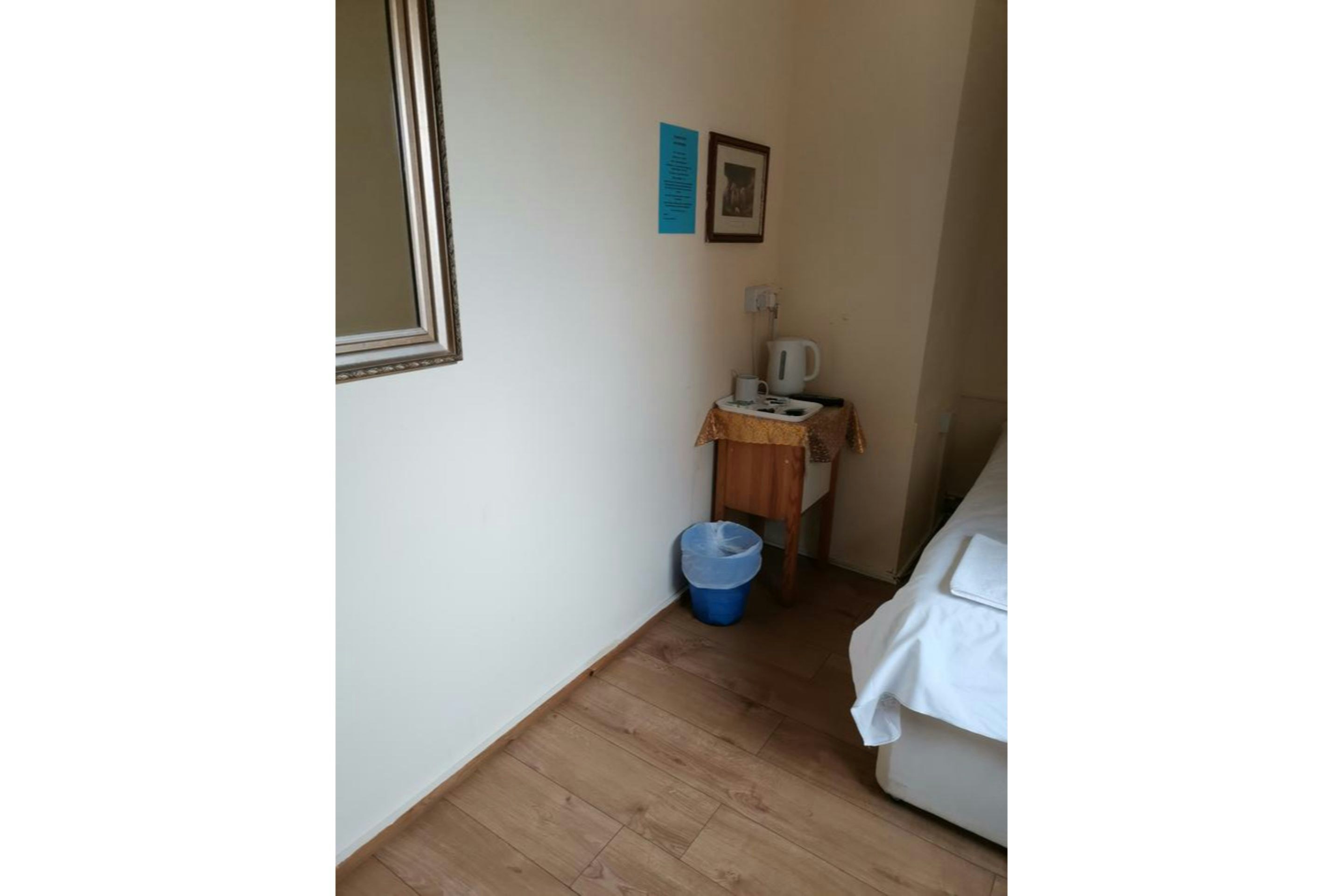 OYO Swan Inn, Heathrow Airport 16/31