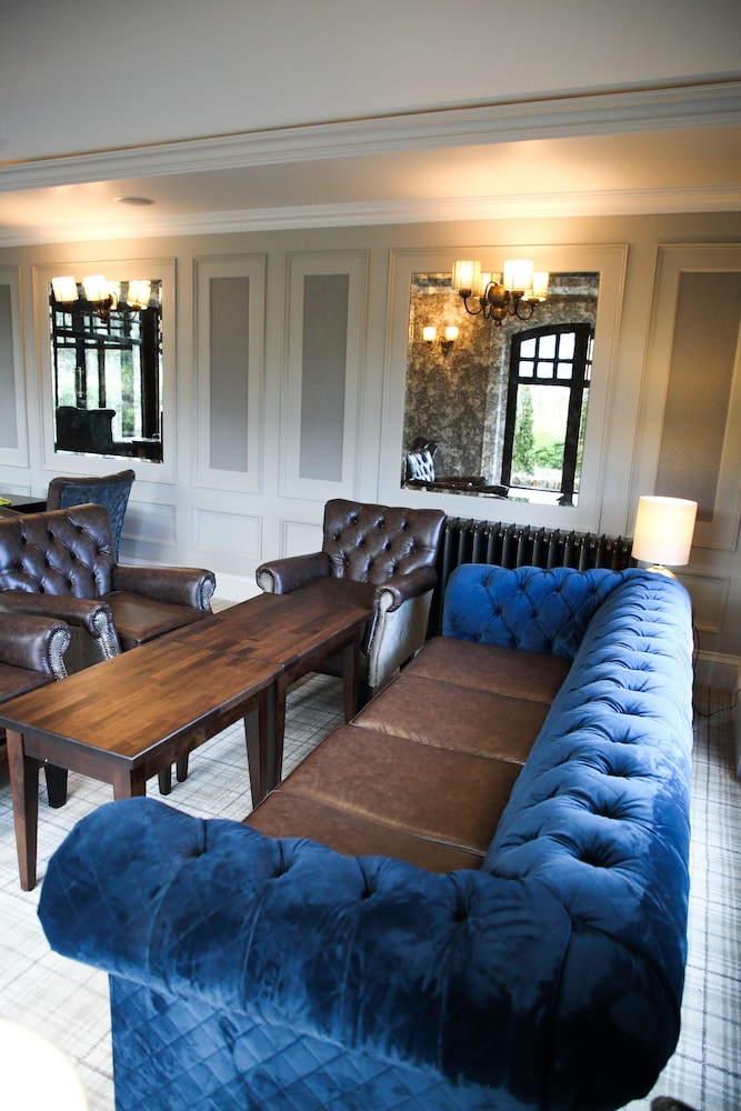 Mulroy Woods Hotel 27/36