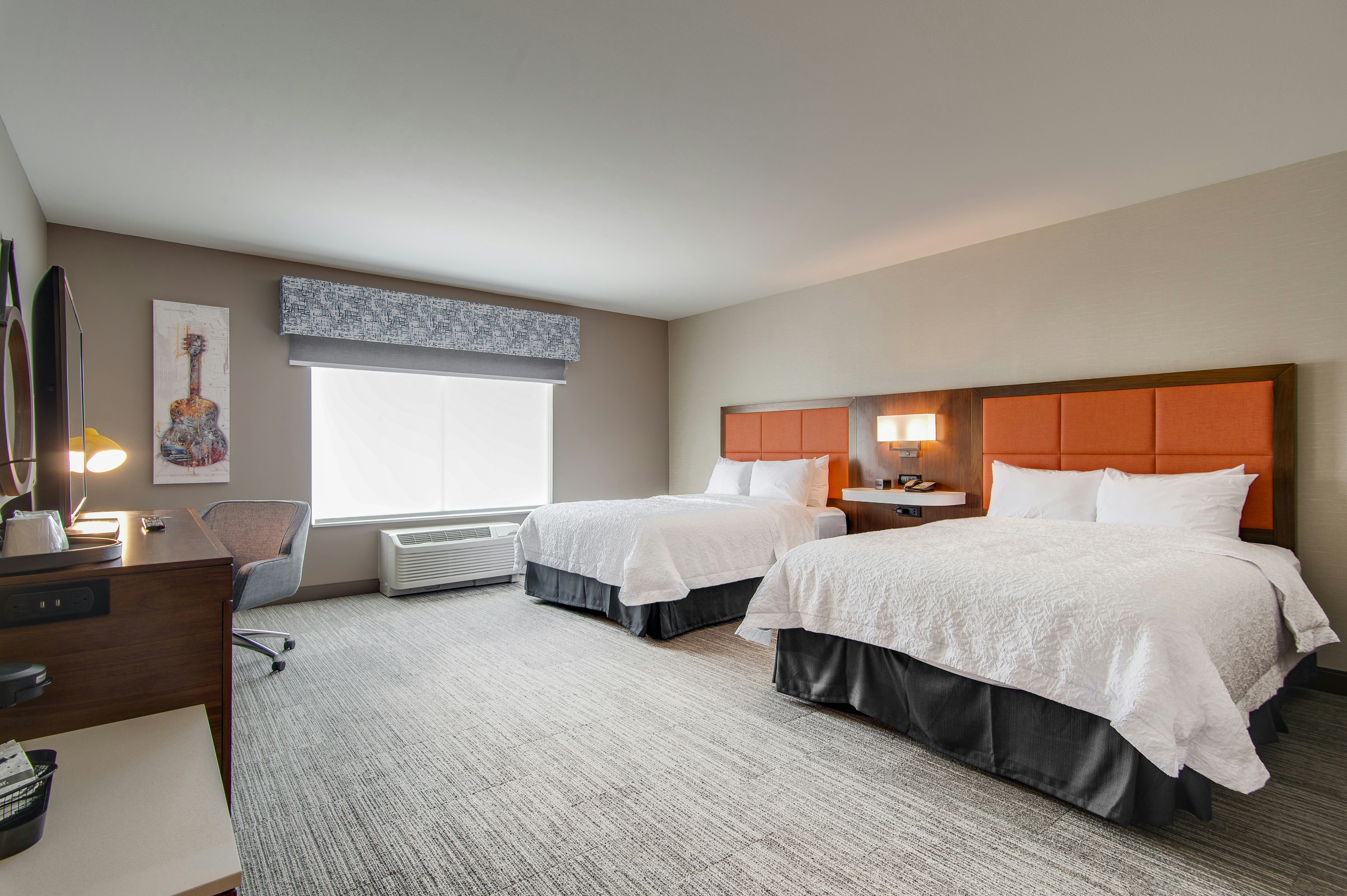 room, 2 queen beds, accessible