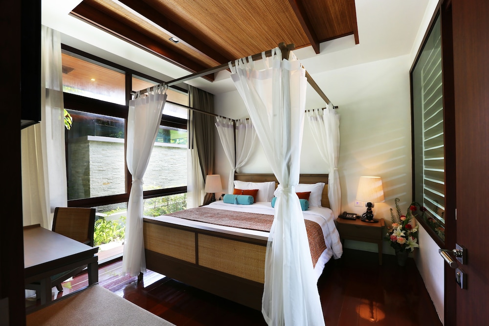 Akira Lipe Resort 36/91