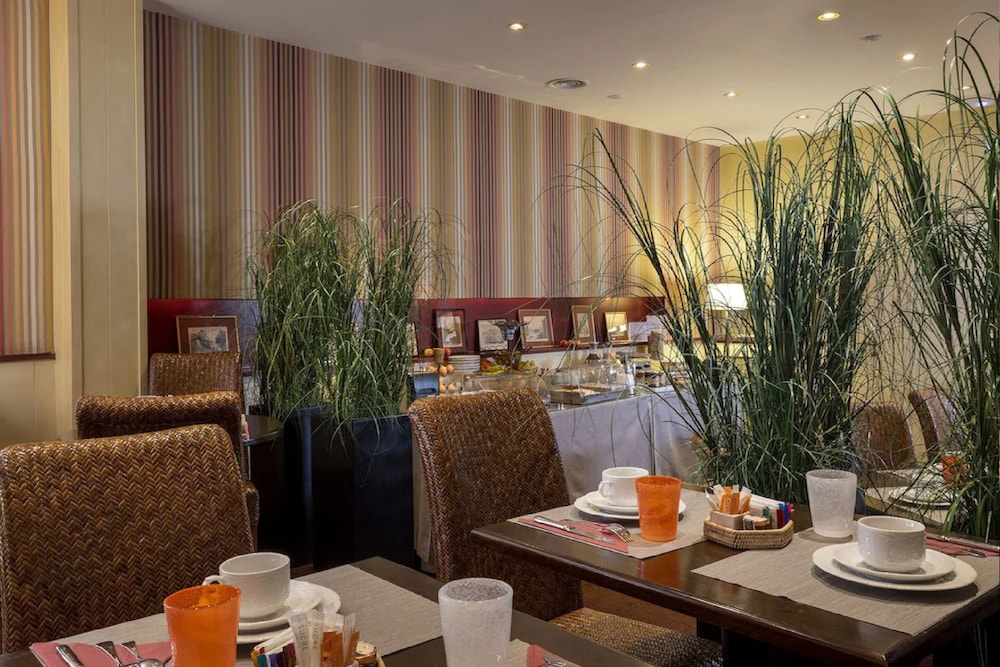 Hotel le Clement 38/50