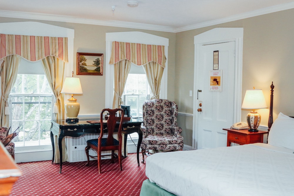Concord S Colonial Inn 14/30