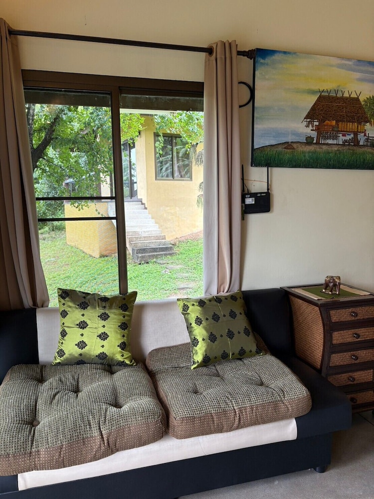 Palette Luxe Elephant Camp Maerim 27/46