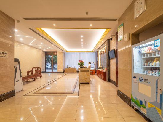 DeFfy International Hotel 8/23