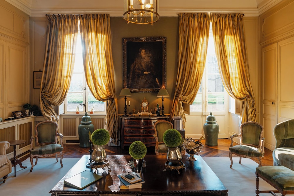 CHATEAU DE BRIOTTIERES 38/48