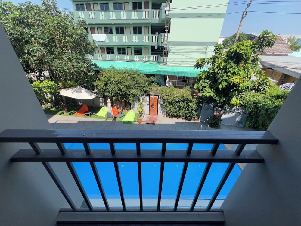 Crystal Suites Suvarnabhumi Airport 5/63