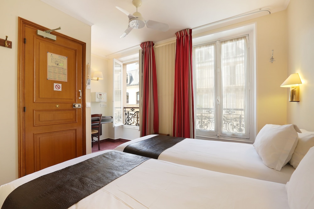 Hotel College De France 26/61