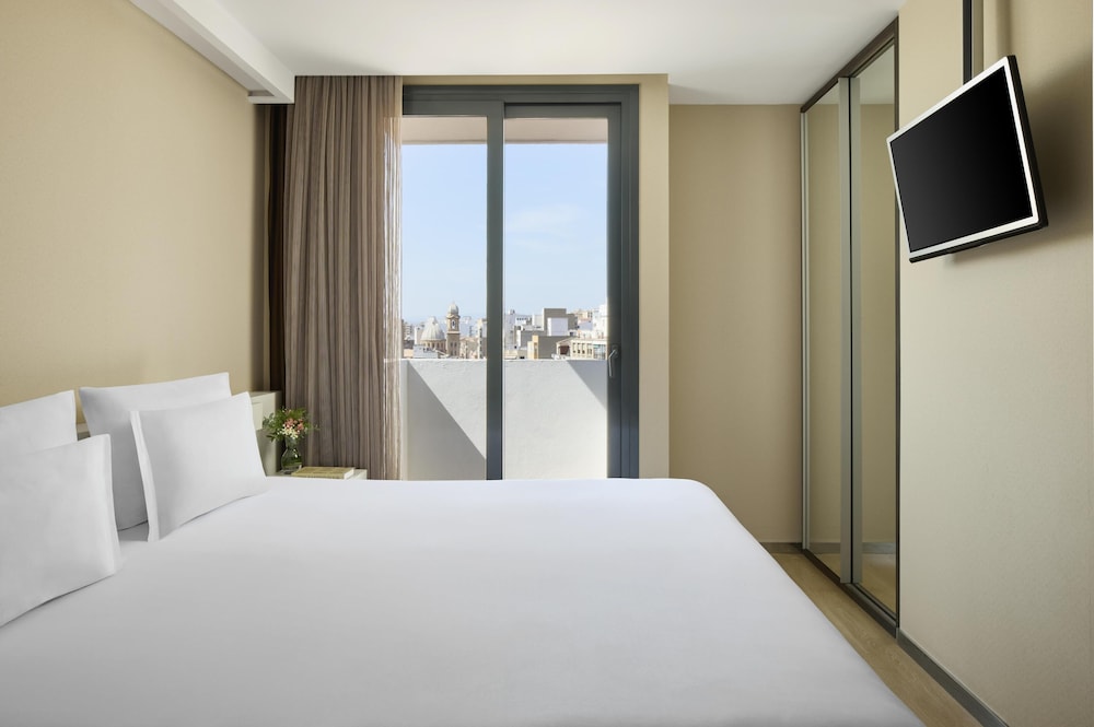 New Style, Junior Suite, with Extra Bed، Nh Castellon Mindoro 2/5