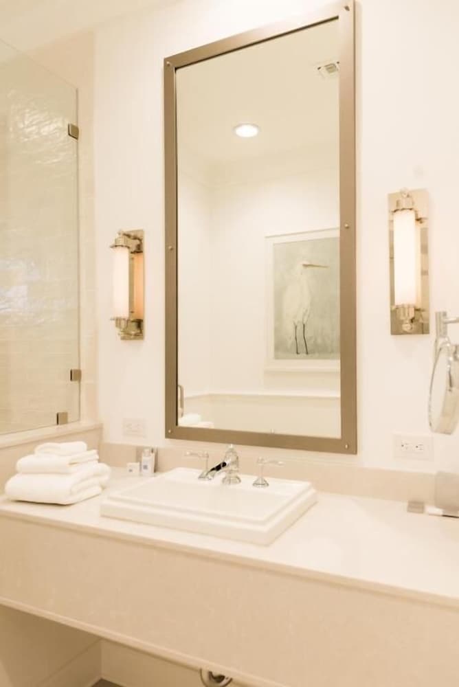 Oyster Bay Boutique Hotel 35/39