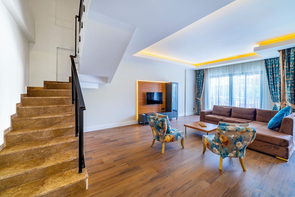 Algora Halal Hotel and Spa 30/50
