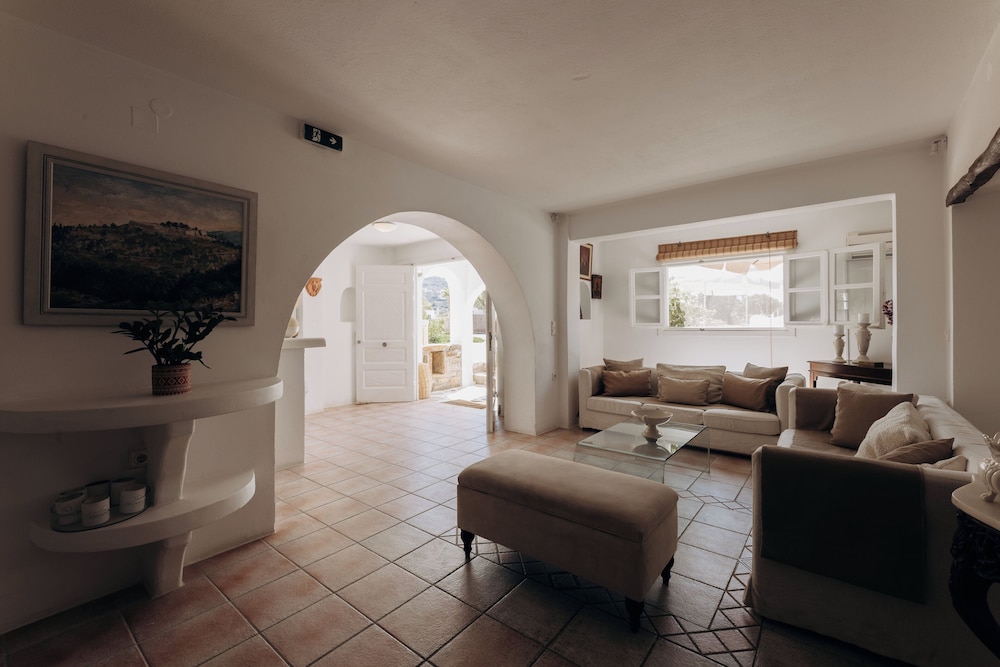 Medusa Beach Resort And Suites 45/69
