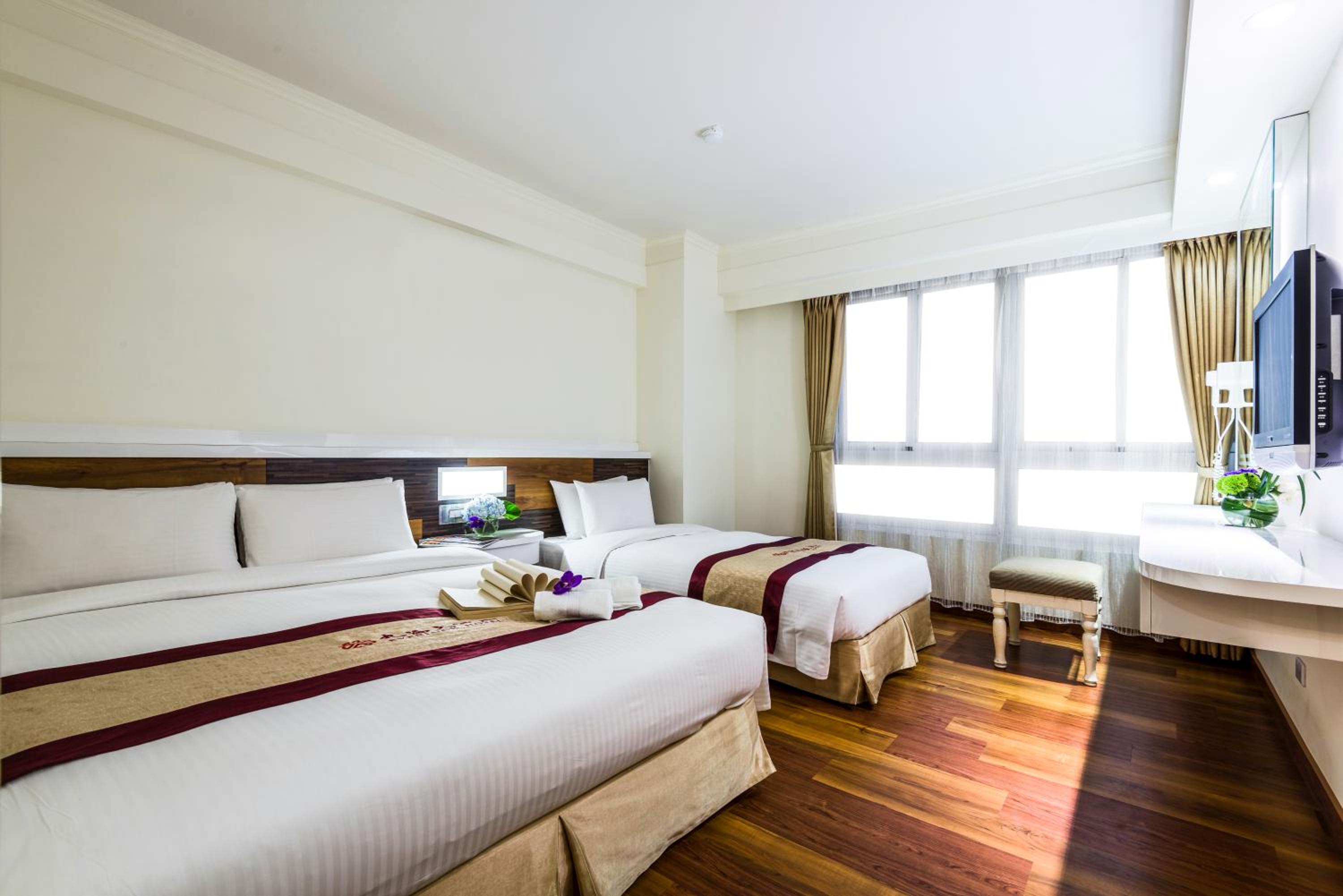 Room, Triple