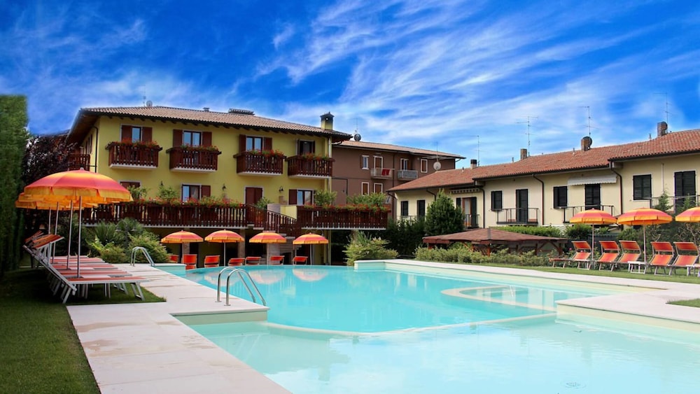 Hotel Romantic 8/60
