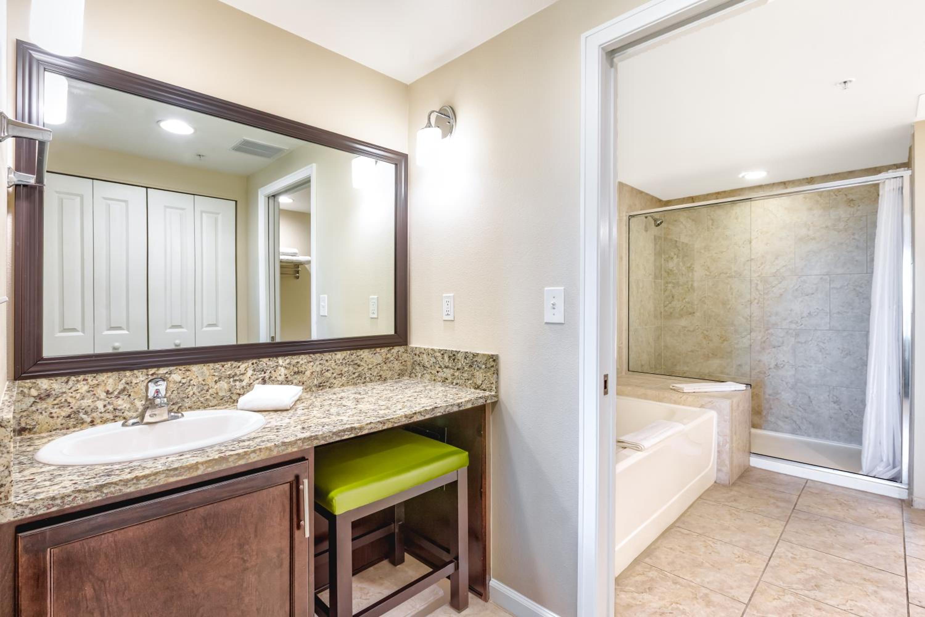 1 Bedroom, Suite, Fireworks View, Kitchen، Vacation Village At Parkway 3/6