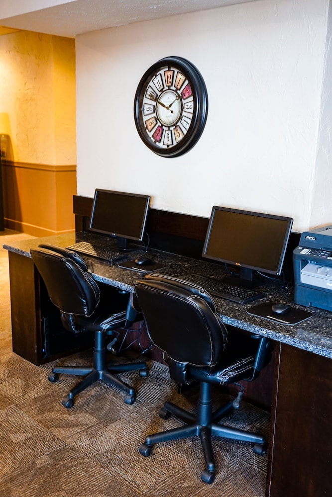 Boarders Inn and Suites by Cobblestone Hotels - Grand Island 42/75