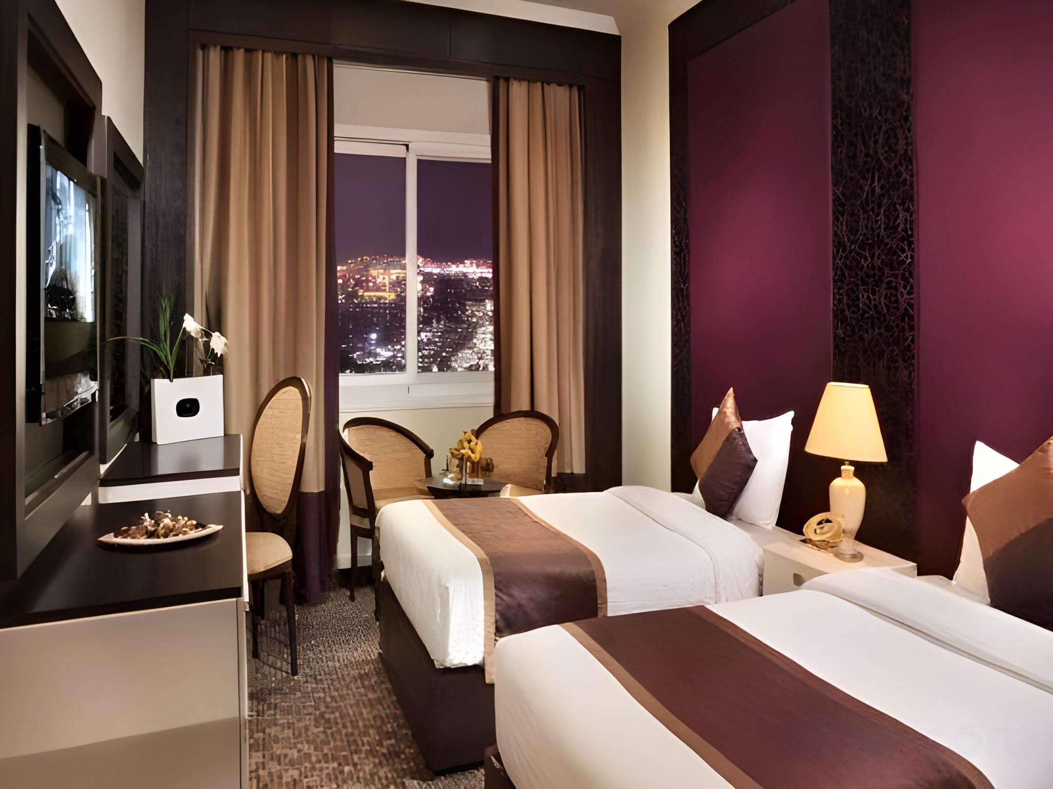 Deluxe, Twin Beds, Creek View