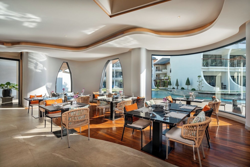 Amora Beach Resort Phuket 55/75