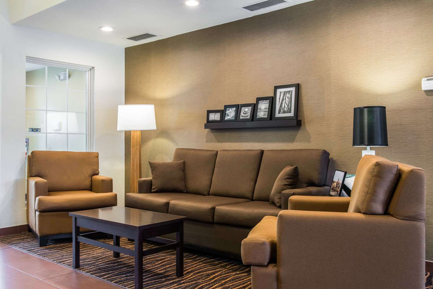 Sleep Inn & Suites Pittsburgh Airport 17/24
